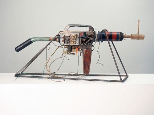 Roberto Visani, automatic weapon, 2015, wood, metal, plastic, glass, found objects, 17 x 31 x 5 in. (43.1 x 78.7 x 12.7 cm) (artwork © Roberto Visani)